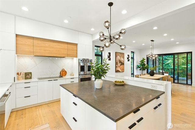 17720 SE 63rd Place, Bellevue, WA 98006