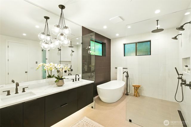 17720 SE 63rd Place, Bellevue, WA 98006