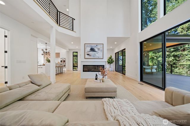 17720 SE 63rd Place, Bellevue, WA 98006