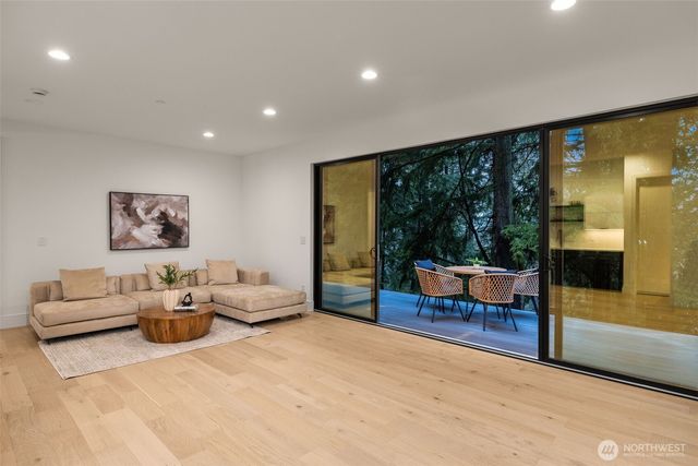 17720 SE 63rd Place, Bellevue, WA 98006