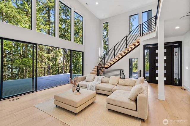 17720 SE 63rd Place, Bellevue, WA 98006