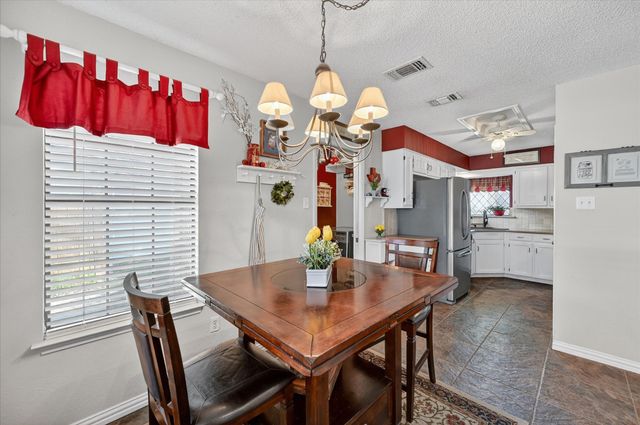 3909 Sunday Hill Drive, Arlington, TX 76016