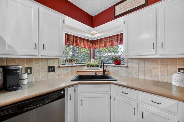 3909 Sunday Hill Drive, Arlington, TX 76016