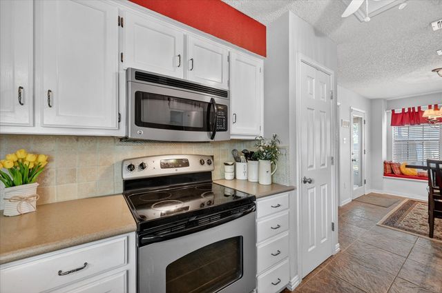 3909 Sunday Hill Drive, Arlington, TX 76016