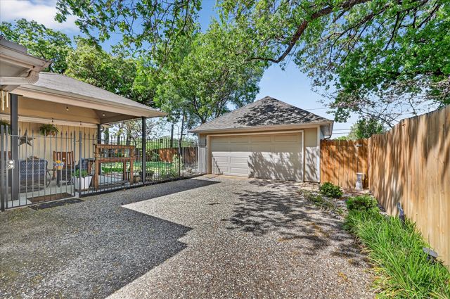 3909 Sunday Hill Drive, Arlington, TX 76016