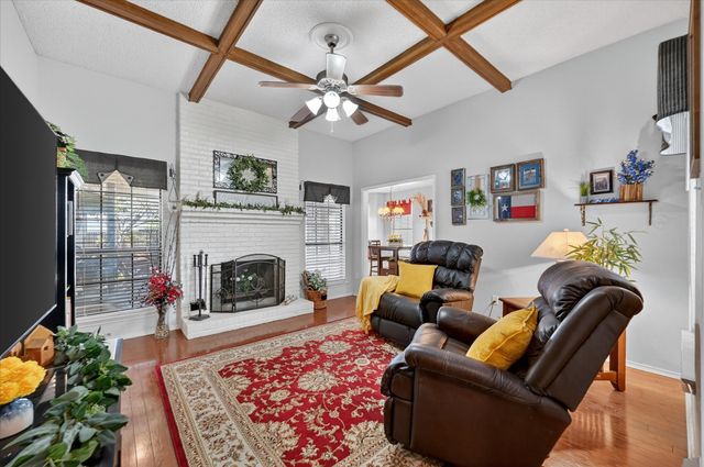 3909 Sunday Hill Drive, Arlington, TX 76016