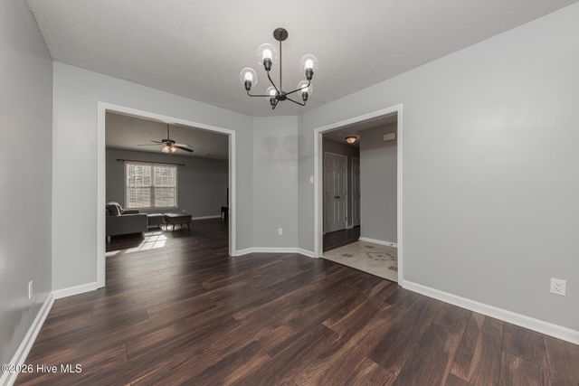 218 Deer Haven Drive, Richlands, NC 28574