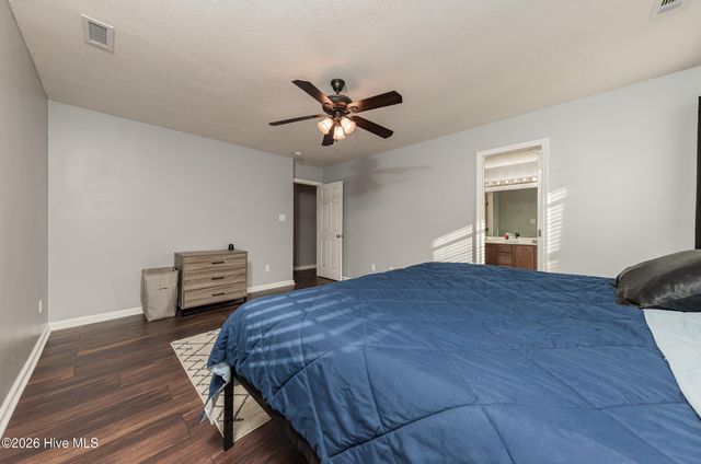 218 Deer Haven Drive, Richlands, NC 28574