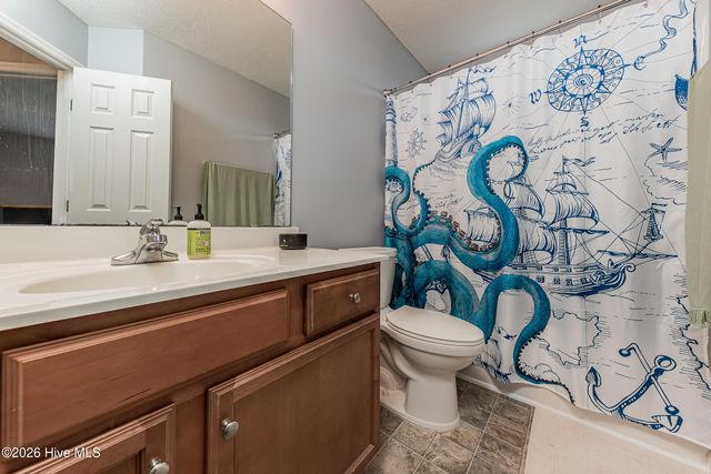 218 Deer Haven Drive, Richlands, NC 28574