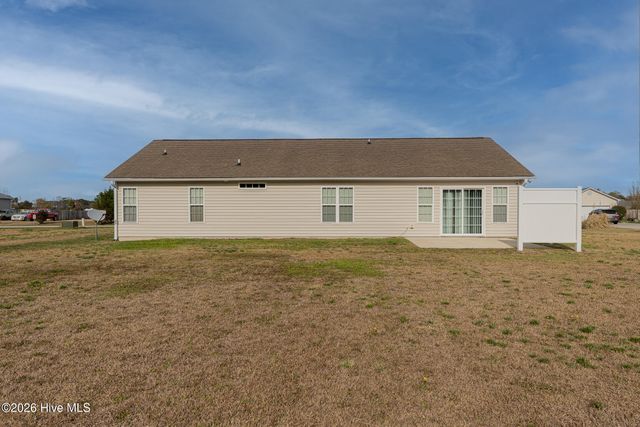 218 Deer Haven Drive, Richlands, NC 28574