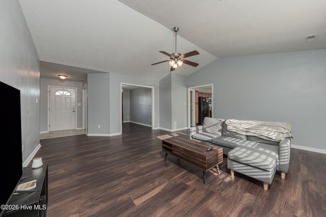 218 Deer Haven Drive, Richlands, NC 28574