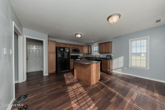 218 Deer Haven Drive, Richlands, NC 28574