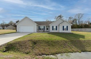 218 Deer Haven Drive, Richlands, NC 28574