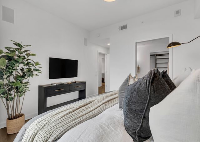 1212 Laurel St Apt 1815, Nashville, TN 37203