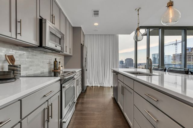 1212 Laurel St Apt 1815, Nashville, TN 37203