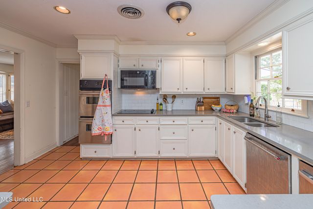 4115 Comanche Drive, Jackson, MS 39211