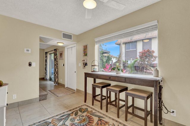 2116 Sherwood Forest Boulevard 28, West Palm Beach, FL 33415