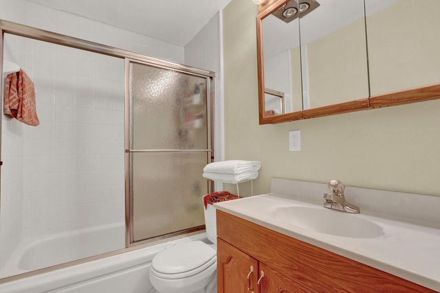 2116 Sherwood Forest Boulevard 28, West Palm Beach, FL 33415