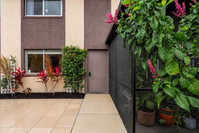 2116 Sherwood Forest Boulevard 28, West Palm Beach, FL 33415