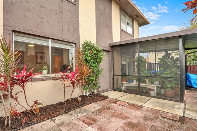 2116 Sherwood Forest Boulevard 28, West Palm Beach, FL 33415