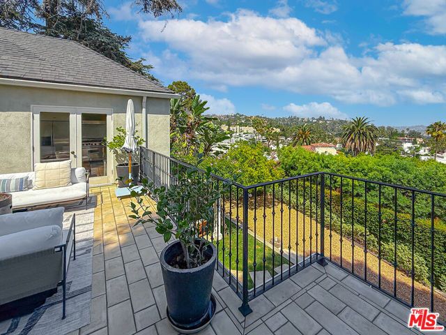 6248 Scenic Avenue, Los Angeles, CA 90068