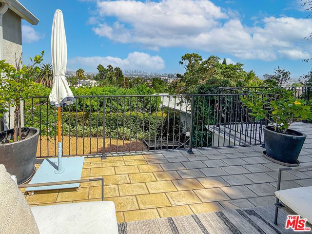 6248 Scenic Avenue, Los Angeles, CA 90068