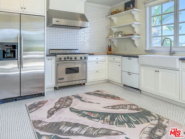 6248 Scenic Avenue, Los Angeles, CA 90068