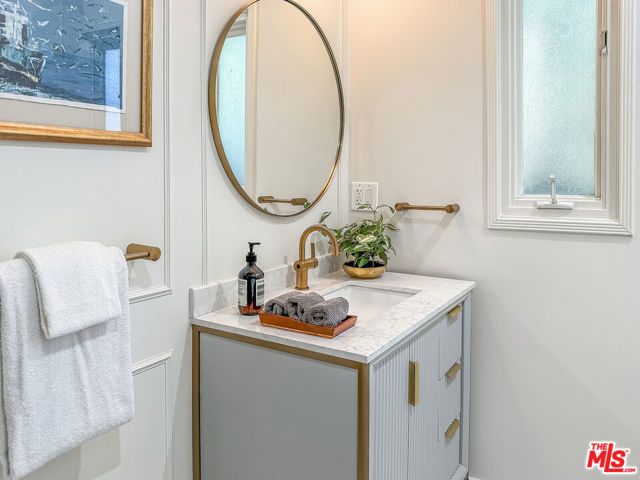 6248 Scenic Avenue, Los Angeles, CA 90068