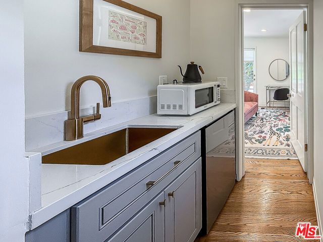 6248 Scenic Avenue, Los Angeles, CA 90068