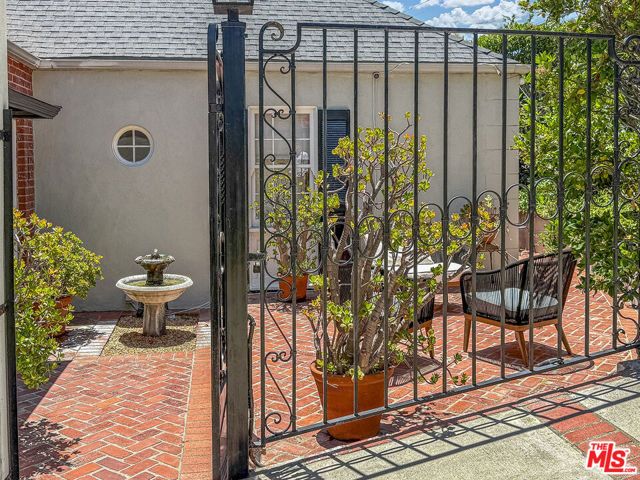 6248 Scenic Avenue, Los Angeles, CA 90068