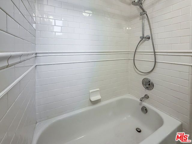 6248 Scenic Avenue, Los Angeles, CA 90068