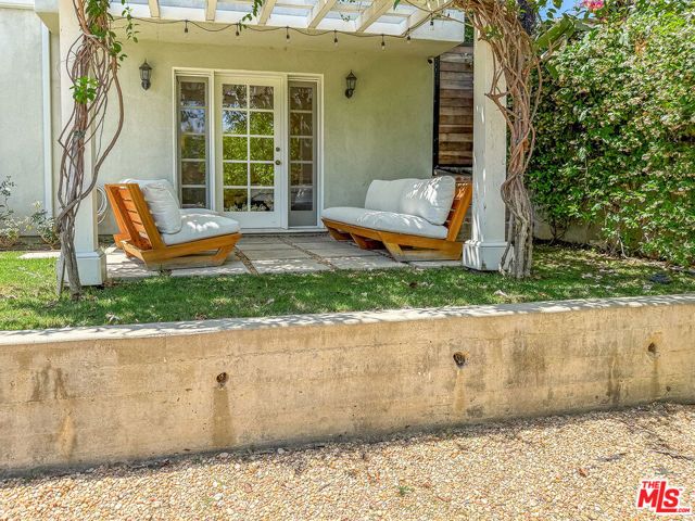 6248 Scenic Avenue, Los Angeles, CA 90068