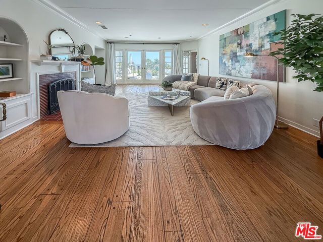 6248 Scenic Avenue, Los Angeles, CA 90068