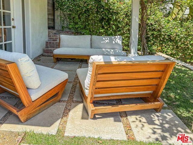 6248 Scenic Avenue, Los Angeles, CA 90068
