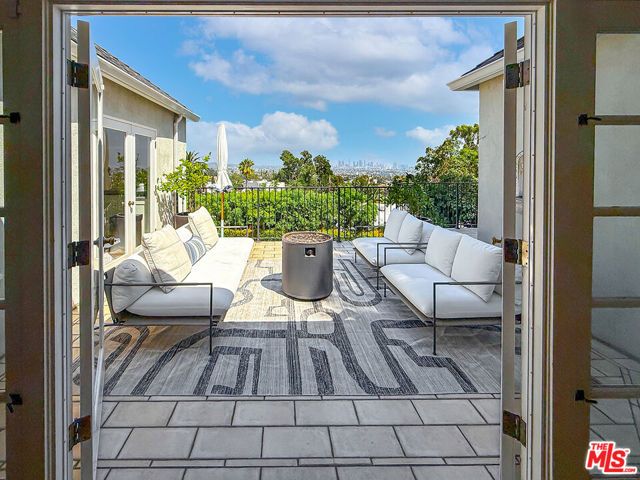 6248 Scenic Avenue, Los Angeles, CA 90068