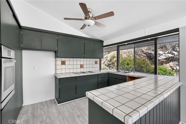 29532 Vacation, Canyon Lake, CA 92587