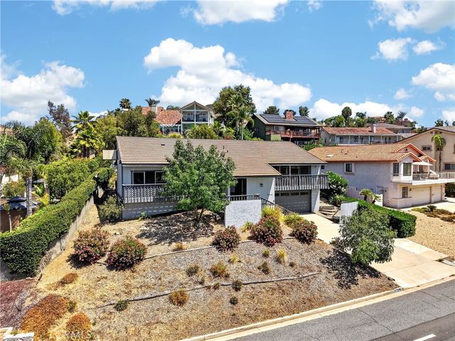 29532 Vacation, Canyon Lake, CA 92587