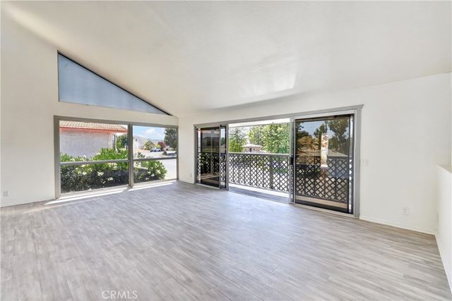 29532 Vacation, Canyon Lake, CA 92587