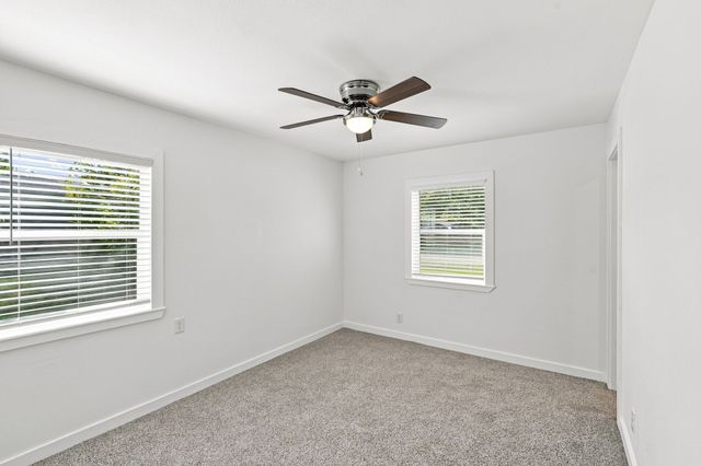 703 Casa Linda Street, Ennis, TX 75119