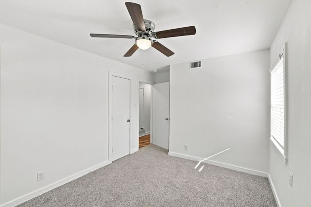 703 Casa Linda Street, Ennis, TX 75119