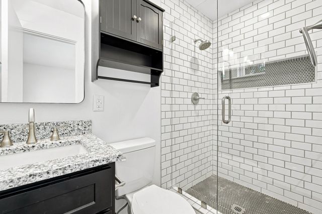 703 Casa Linda Street, Ennis, TX 75119