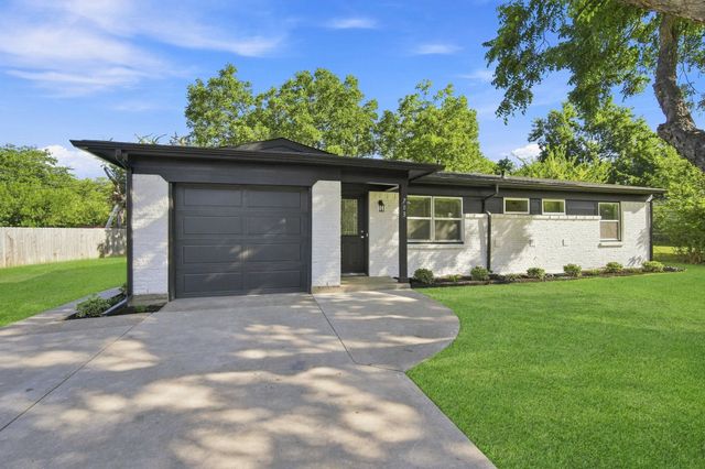 703 Casa Linda Street, Ennis, TX 75119