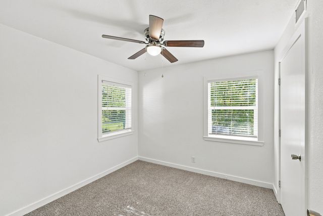 703 Casa Linda Street, Ennis, TX 75119