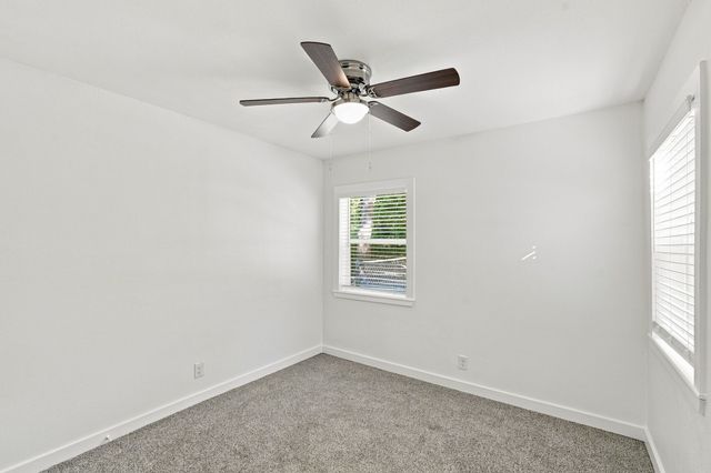 703 Casa Linda Street, Ennis, TX 75119