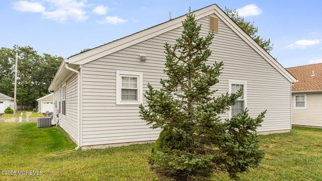 65 Pine Oak Boulevard, Barnegat, NJ 08005