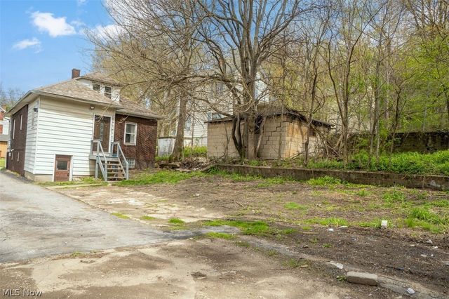 45 Walter Street, Campbell, OH 44405