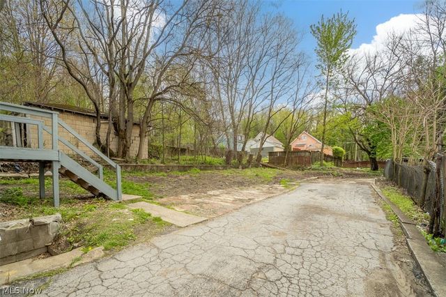 45 Walter Street, Campbell, OH 44405