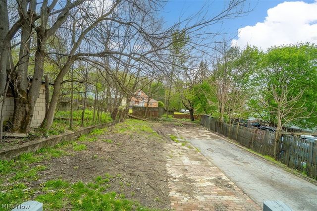 45 Walter Street, Campbell, OH 44405