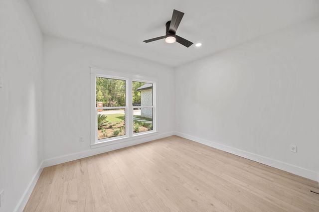 57 Village Court, Freeport, FL 32439