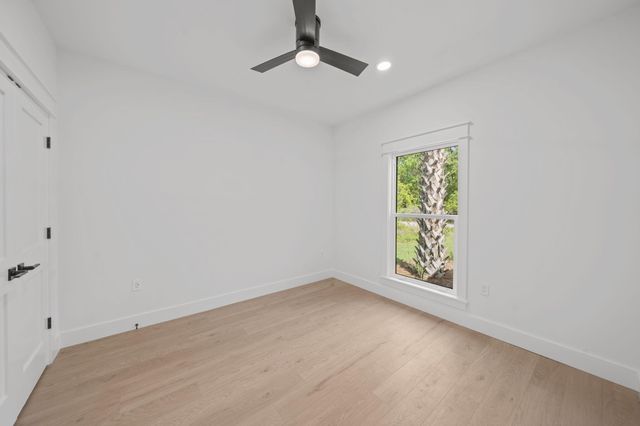 57 Village Court, Freeport, FL 32439